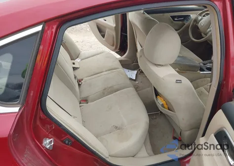 2013 Nissan Altima 2.5 S z USA, uszkodzony, nr VIN 1N4AL3AP3DC916271